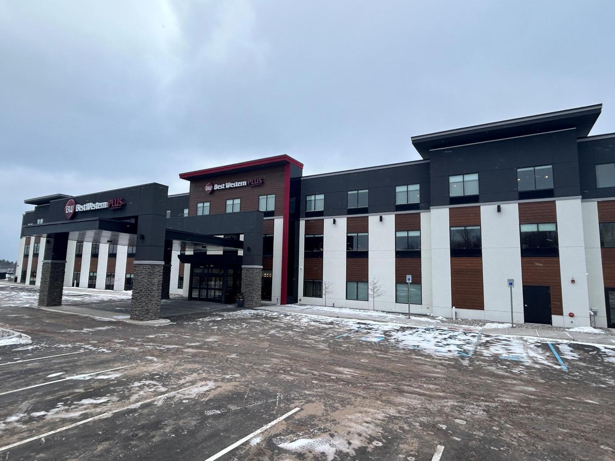 Best Western Plus Marquette Hotel & Suites ภายนอก รูปภาพ